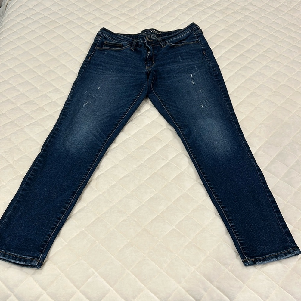 Universal Thread dark blue jeans with slight“worn look” in 10/30R
